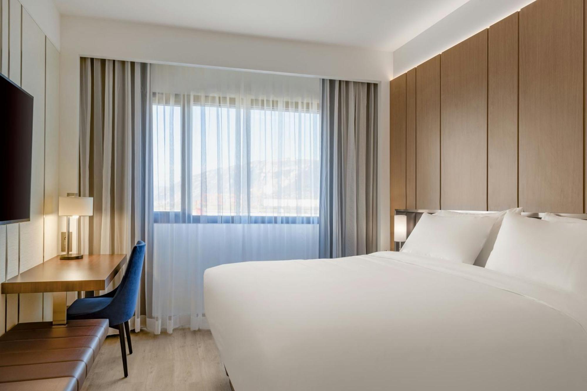 Ac Hotel By Marriott Сен-Жульен-ан-Женевуа Экстерьер фото