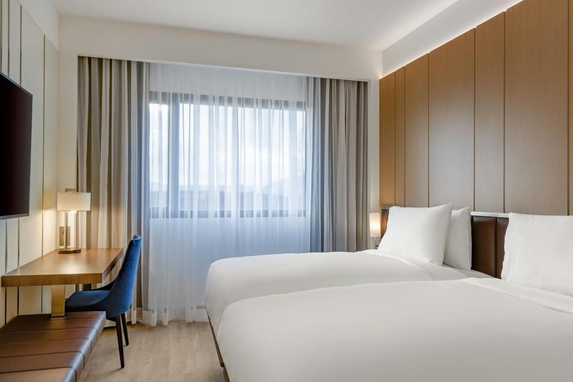 Ac Hotel By Marriott Сен-Жульен-ан-Женевуа Экстерьер фото